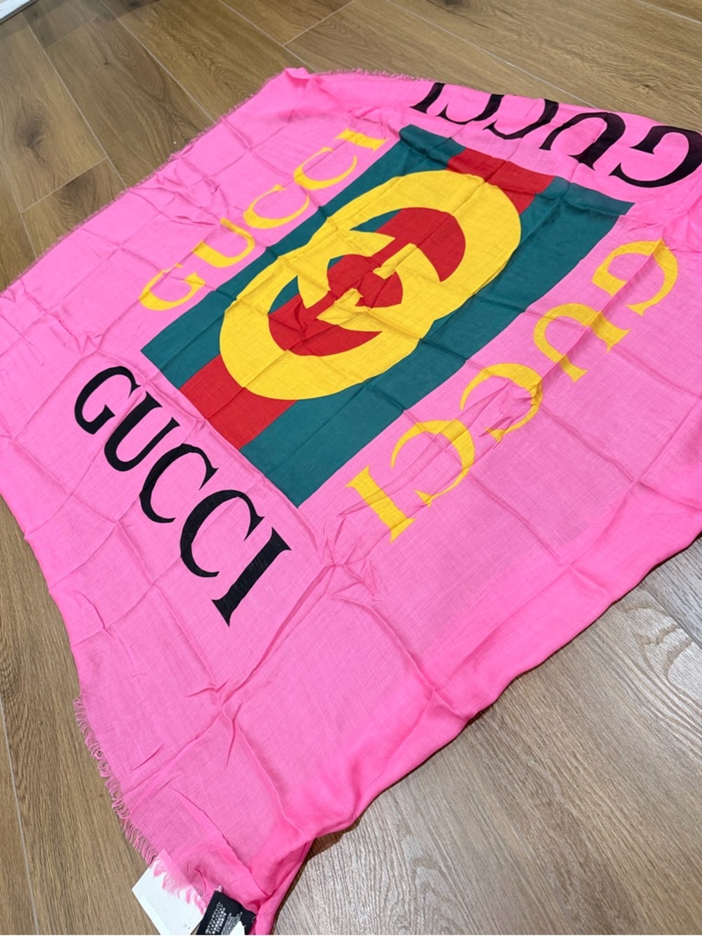 Gucci GG Limited Edition Hot Pink Shawl Womens Scarf 55”x55” new